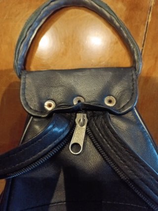 Mochila de cuero negra