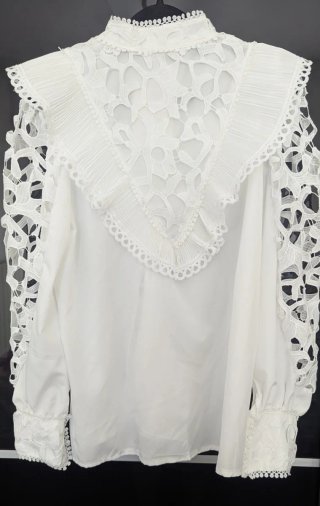 Camisa blanca volantes troquelada