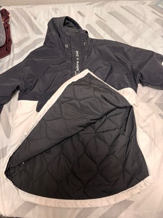 Chaqueta Anorak Negra y Blanca Niño 172 cm