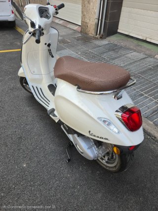 Vespa Primavera 125 ABS Blanca y Marrón