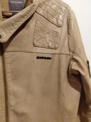 Cazadora de piel beige