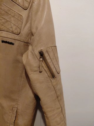 Cazadora de piel beige