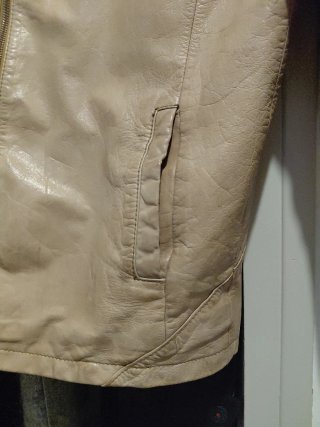 Cazadora de piel beige