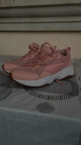 Zapatillas Puma rosas y blancas