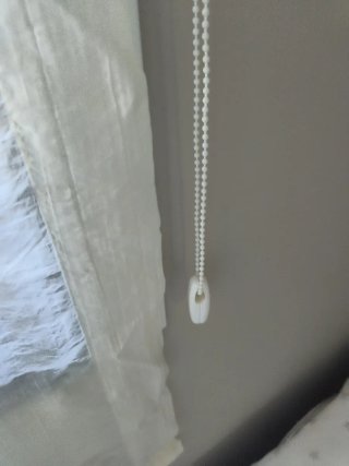 Estor fruncido beige/blanco con riel incluido