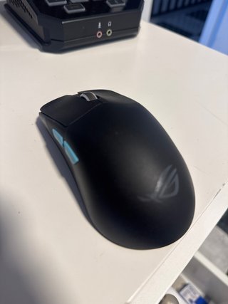 Asus ROG Harpe Ace Aim Lab Edition