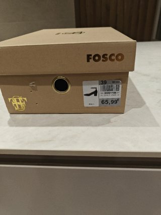 Zapatos negros de tacón con pulsera