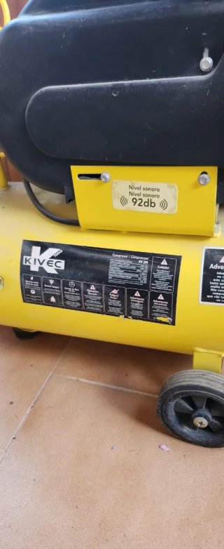 Compresor de aire Kivec Kv324 amarillo