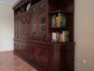 Mueble clásico aparador vitrina madera