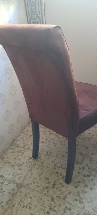 Sillas de comedor de madera y ante
