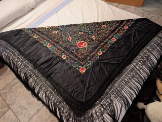 Mantón de Manila Negro Bordado Flores
