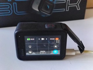 GoPro Hero 11 Black + Gran Lote de Accesorios