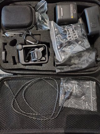 GoPro Hero 11 Black + Gran Lote de Accesorios