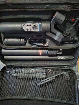 GoPro Hero 11 Black + Gran Lote de Accesorios
