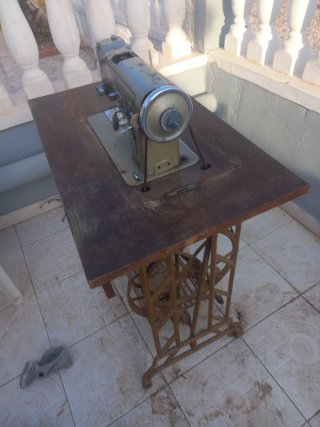 Máquina de coser Wertheim antigua