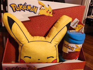 Pokemon set manta y cojin