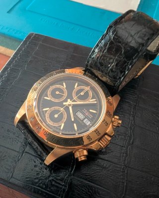 Reloj Tecum Cronógrafo Dorado