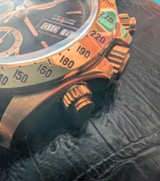 Reloj Tecum Cronógrafo Dorado