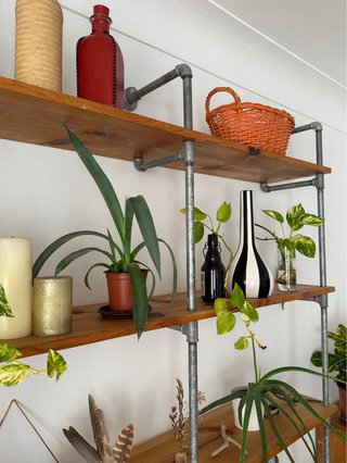 Estantería Industrial Artesanal Madera y tuberías