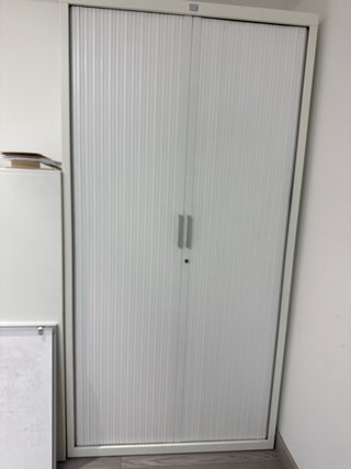 Armadi JgGroup con porte scorrevoli a Manresa