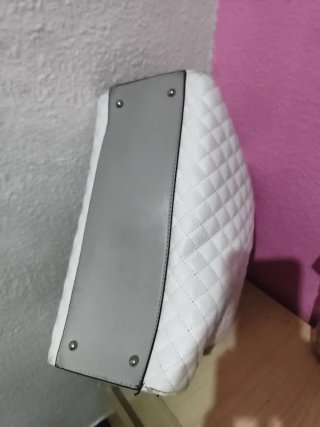 Bolso Guess Blanco Acolchado