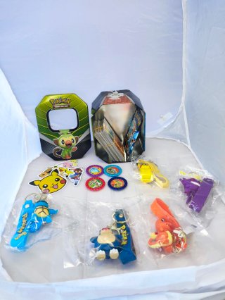 Lote Super Pokémon: Lata, Cartas, Llaveros...etc
