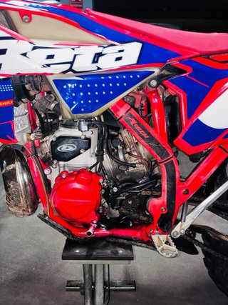 Beta 250 RR 2024 Enduro Roja y Blanca
