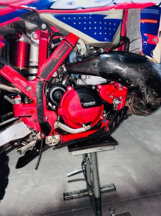Beta 250 RR 2024 Enduro Roja y Blanca