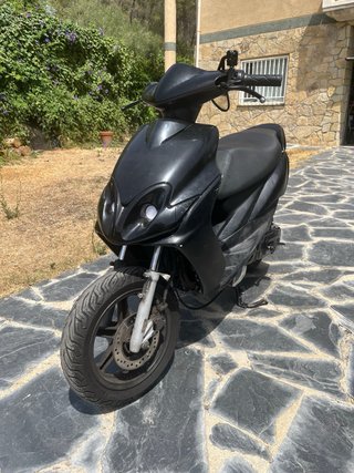 Yamaha Jog RR Negra