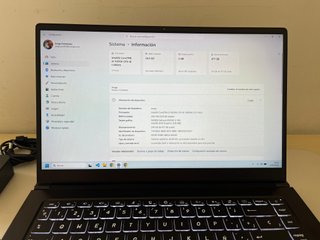 Portátil MSI Modern 15 (24GB RAM)+Teclado Logitech