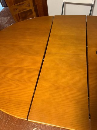 Juego de mesa y 4 sillas