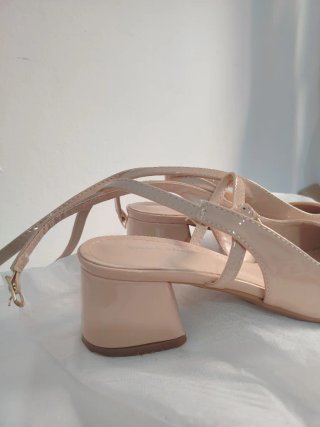 Sandalias tacón bajo rosa nude talla 40