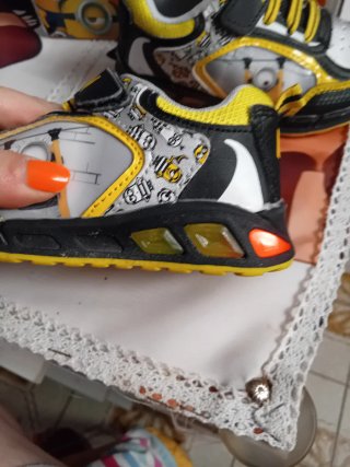 Scarpe Cattivissimo Me 3 con luci n°25