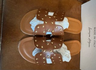 Ciabatte donna marroni con borchie oro