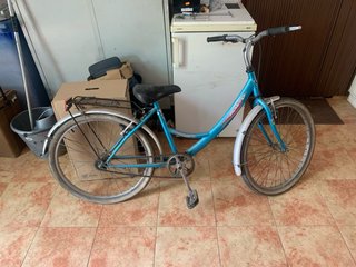 Bicicleta azul estilo cruiser