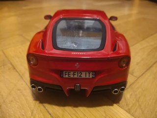 Maqueta E: 1/18. Ferrari F12 Berlinetta