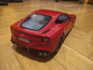 Maqueta E: 1/18. Ferrari F12 Berlinetta