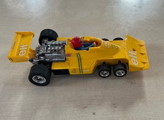 Coche Scalextric TYRRELL P-34