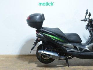 KAWASAKI J125 (TOP CASE)