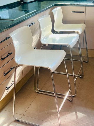 3 Taburetes Altos Glenn IKEA Blanco/Cromado