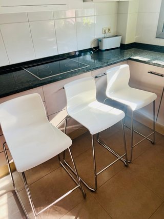3 Taburetes Altos Glenn IKEA Blanco/Cromado