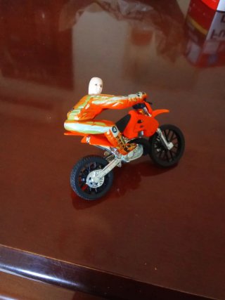 Figurita Motocross Naranja