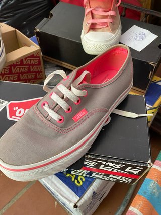 Tênis Vans Cinza e Laranja