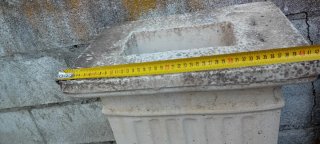 Columna decorativa de piedra