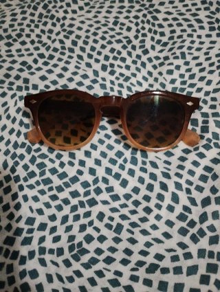 Gafas de sol marrones
