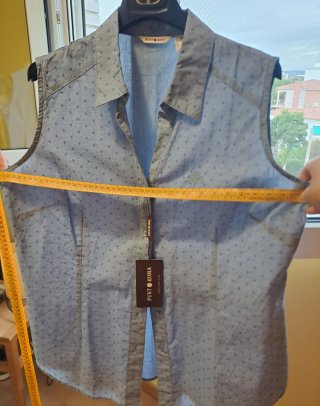 Camiseta sin mangas marca Punto Roma