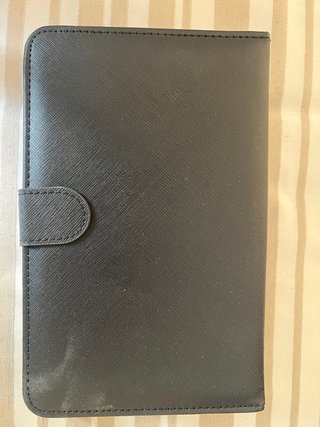 Funda Protectora con Teclado para Tablet 7”