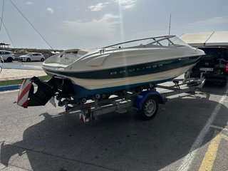 Lancha Bayliner Capri