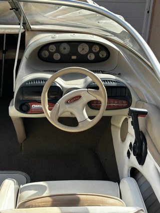 Lancha Bayliner Capri