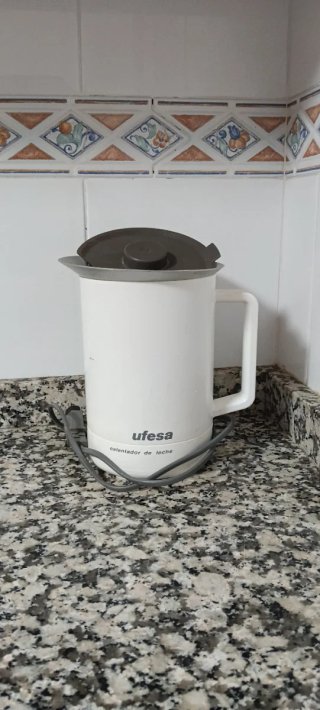 Calentador de leche Ufesa